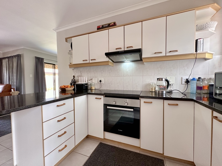 To Let 3 Bedroom Property for Rent in Sonstraal Heights Western Cape